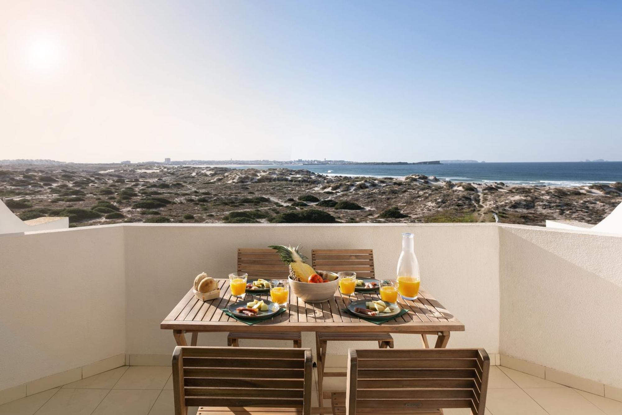 Baleal Beachfront Apartment